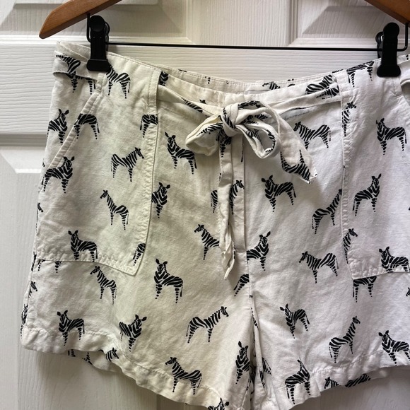 LOFT Pants - Ann Taylor Loft Women's‎ 6 White Zebra Print Linen Blend Shorts Waist Belt
